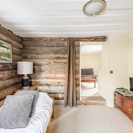 Spectacular Chalet With 5 Ensuite Bedrooms And Sauna Chalet